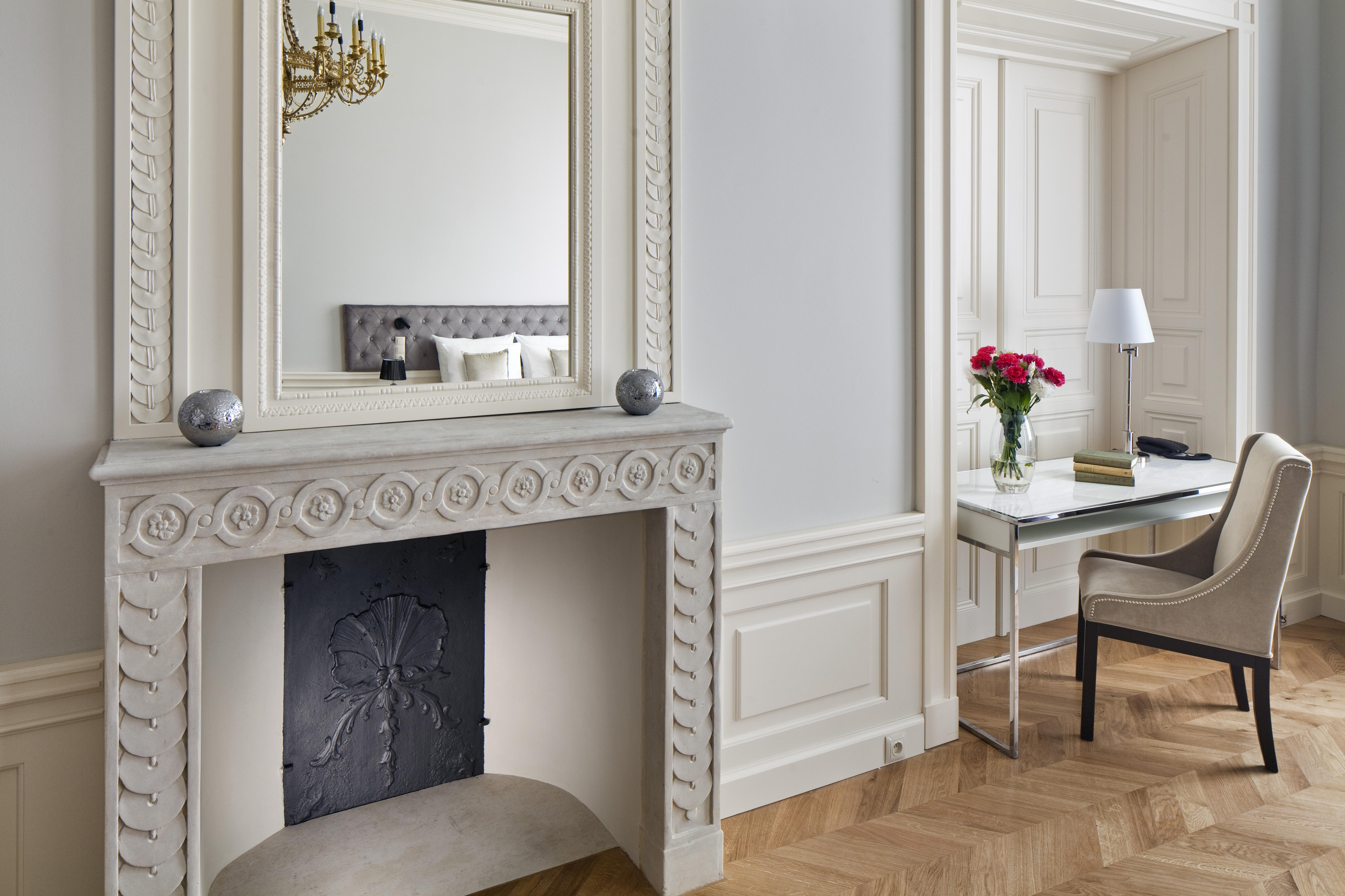 Wyndham Grand Krakow Old Town Hotel Exterior photo A fireplace in a home