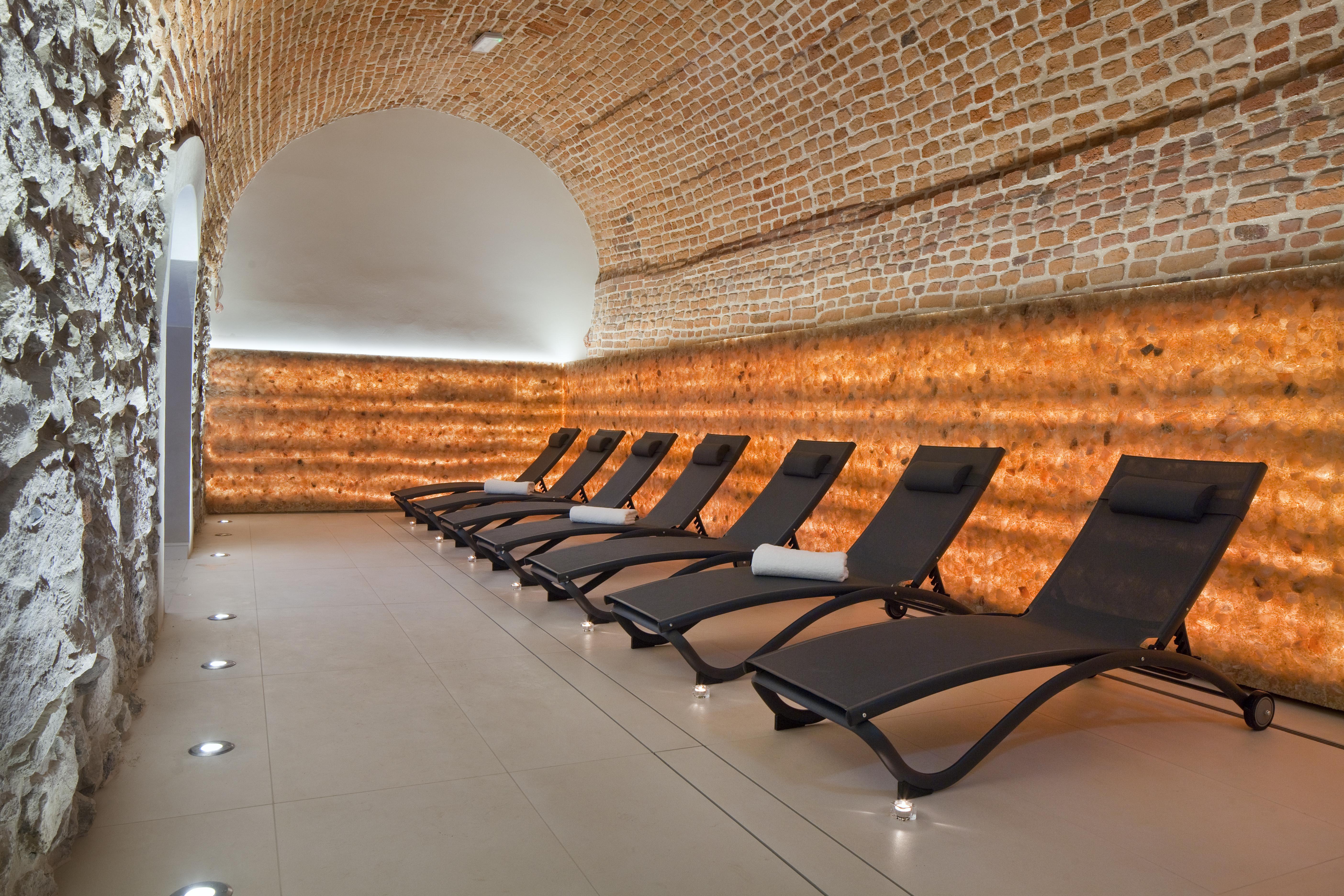 Wyndham Grand Krakow Old Town Hotel Exterior photo The spa at The Berkeley