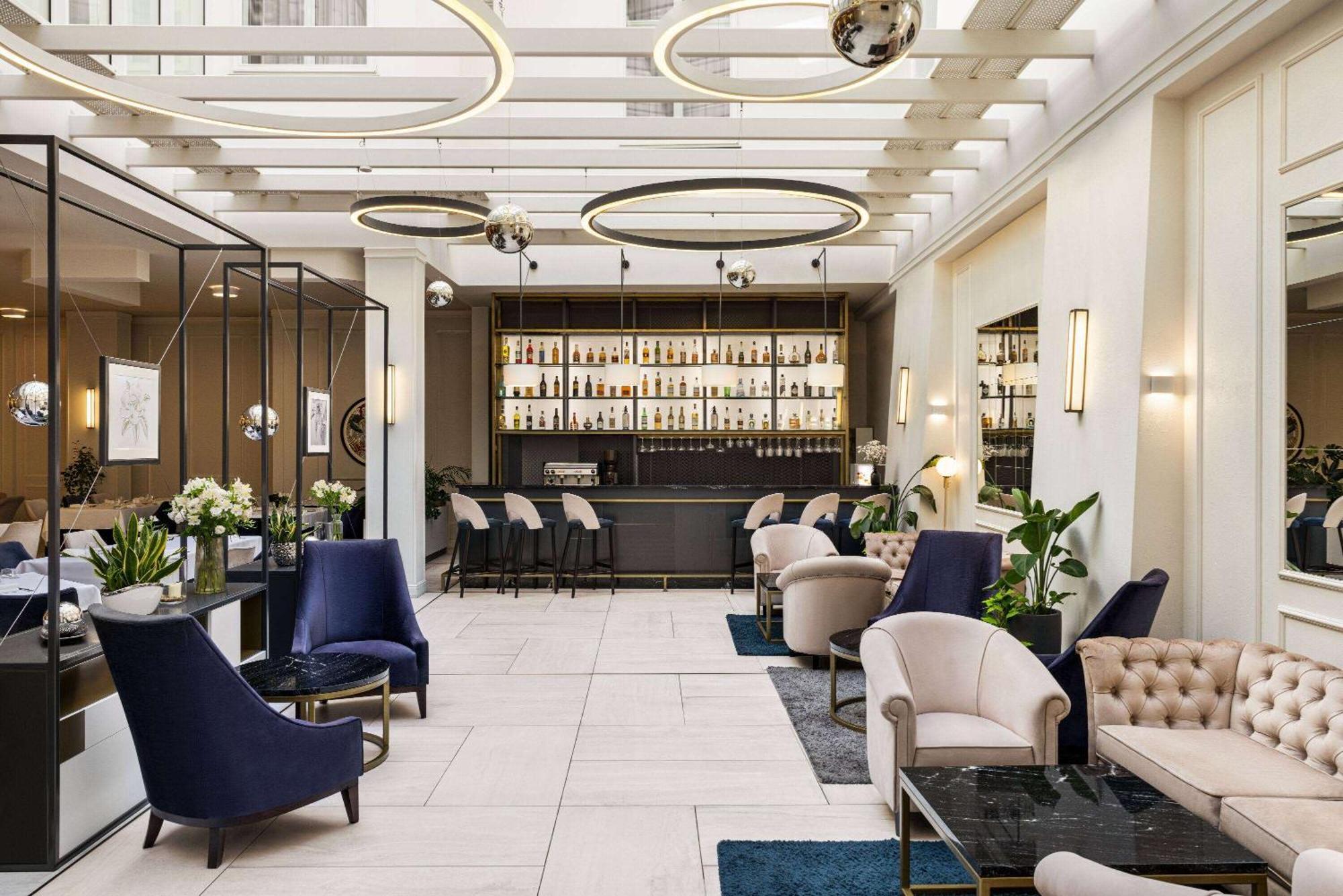 Wyndham Grand Krakow Old Town Hotel Exterior photo The bar at the hotel