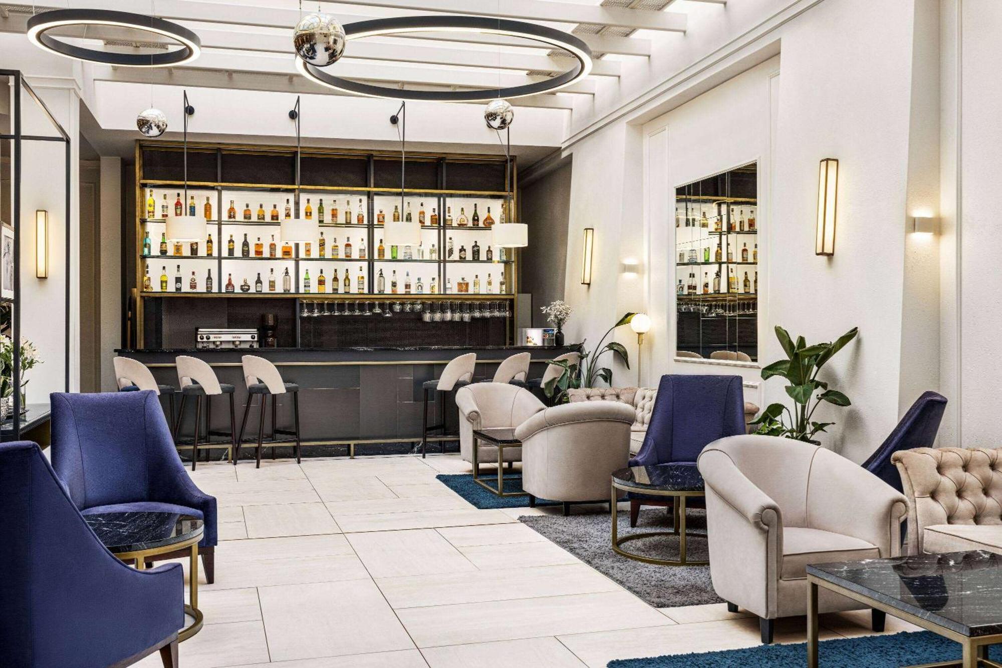 Wyndham Grand Krakow Old Town Hotel Exterior photo The bar at the 100 East 53rd Street building