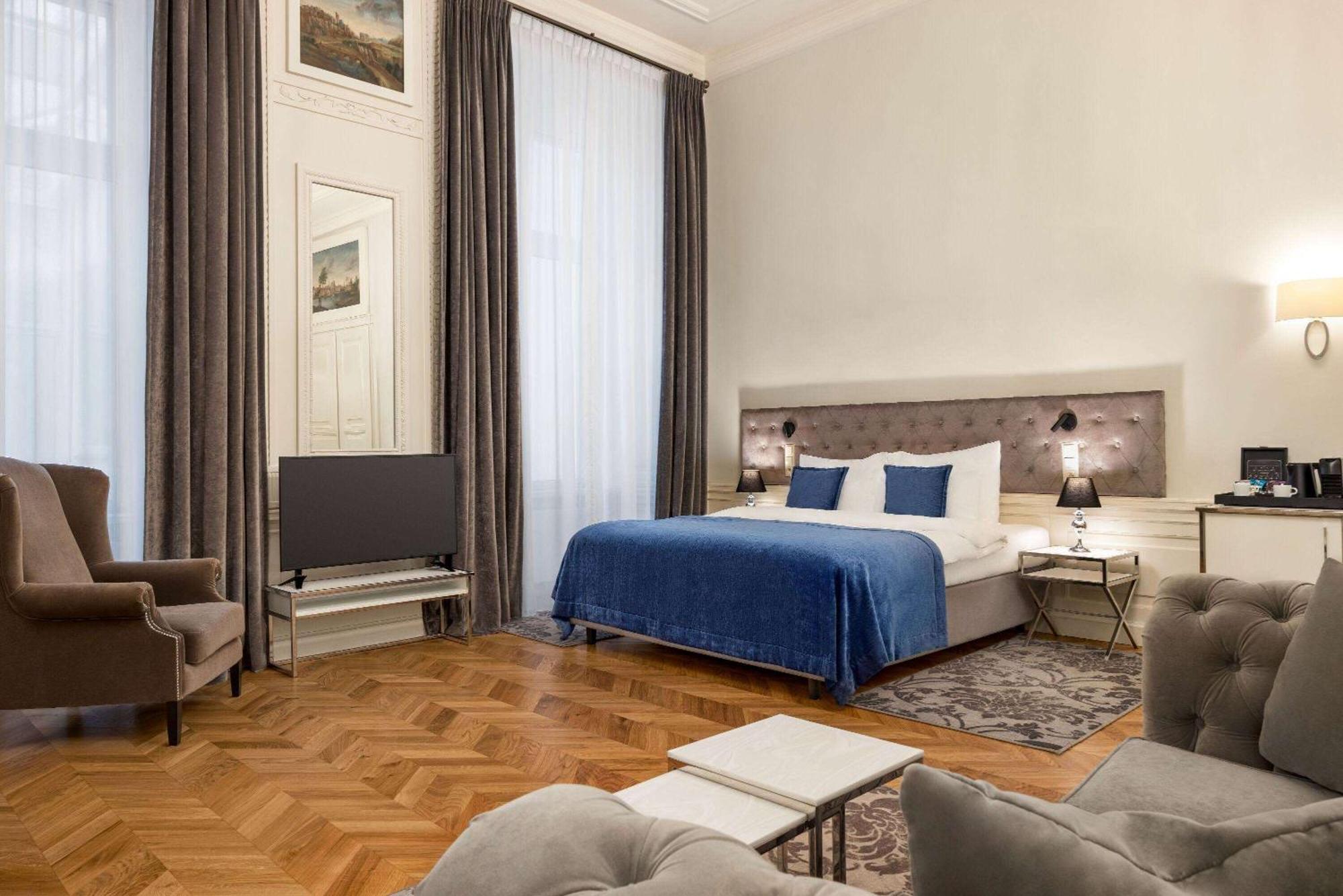 Wyndham Grand Krakow Old Town Hotel Exterior photo Suite