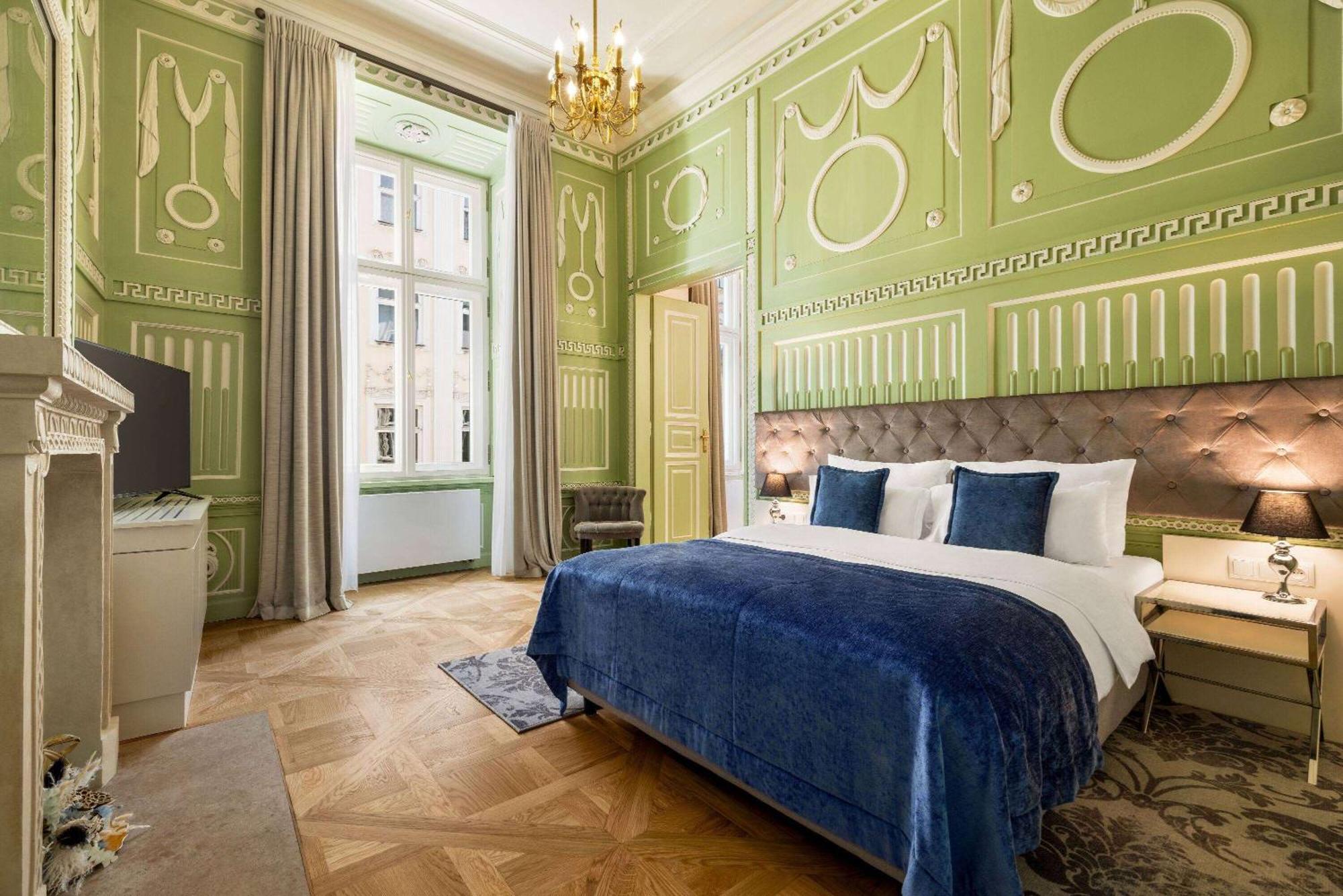 Wyndham Grand Krakow Old Town Hotel Exterior photo Deluxe room