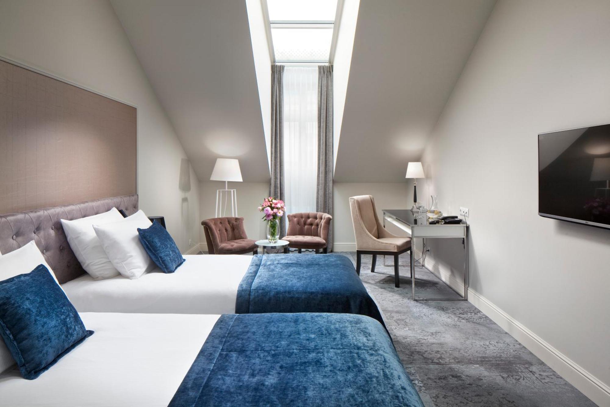 Wyndham Grand Krakow Old Town Hotel Exterior photo Deluxe room